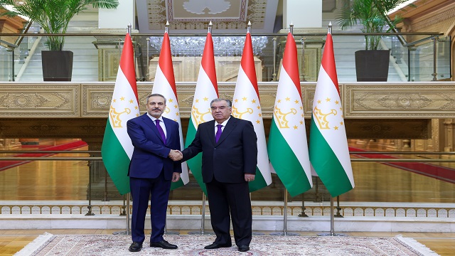 tacikistan-cumhurbaskani-rahman-disisleri-bakani-fidani-kabul-etti