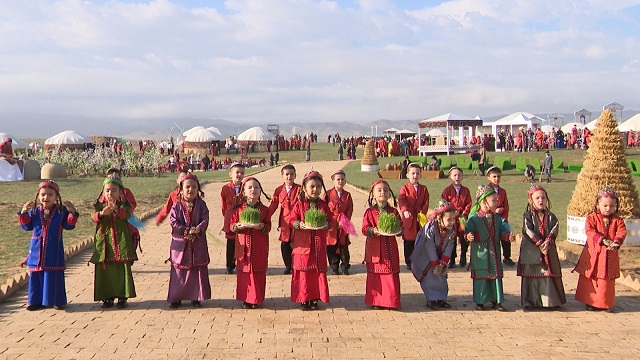 turkmenistan-da-nevruz-bayrami-coskusu