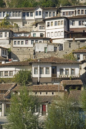 Berat, orta güney Arnavutluk'ta yer almaktadır.