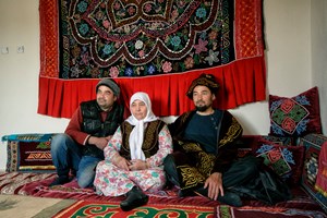 Türkiye’de Türkistan deyince ilk akla gelen şey, Orta Asya steplerini andıran yağız çehreli ve çekik gözlü soydaşlardır. 