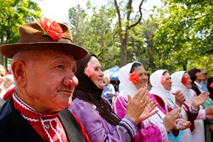 Moldova'nın Gökoğuz Yeri Özerk Bölgesi'nden yaşayan Türk topluluğu Gökoğuz Türkleri, dillerini, kültülerini, geleneklerini yaşatmak ve gelecek nesillere aktarmak için mücadele veriyor.