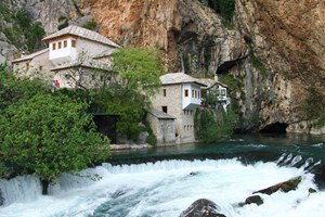 Tarihi ve doğal güzellikleriyle adeta "yeryüzündeki cennet" olarak adlandırılan Bosna Hersek, ilkbaharın gelmesiyle birlikte bambaşka bir güzelliğe büründü. 