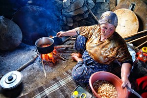 İftar sofralarını Orta Asya'dan Anadolu'ya taşıyan yörükler kültürlerini yaşatmaya devam ediyor.