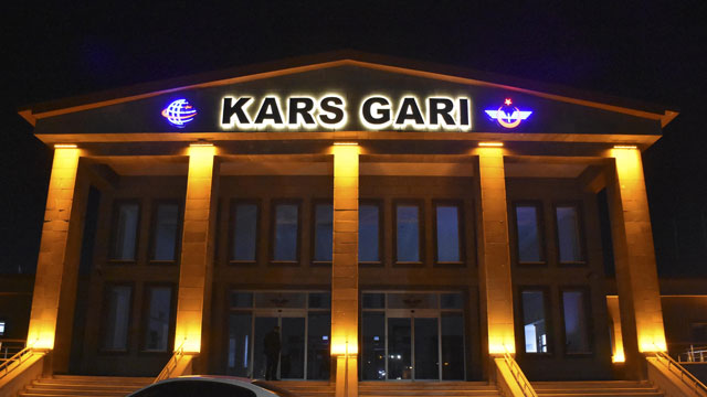 baku-tiflis-kars-demiryolunda-ilk-tren-karsa-ulasti