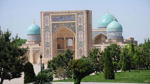 ozbekistanda-hoparlor-ile-ezan-okunmaya-basladi