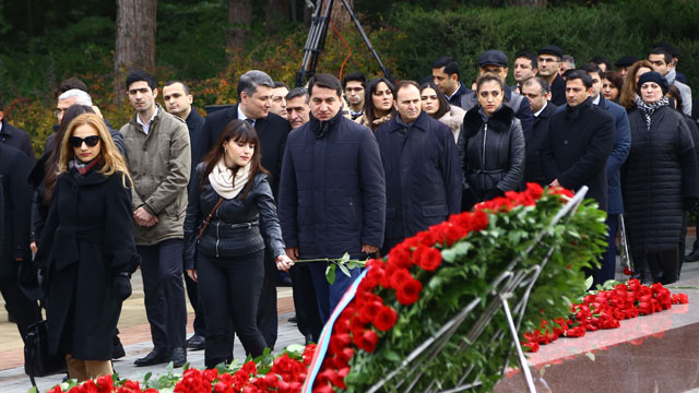 haydar-aliyev-vefatinin-14-yilinda-aniliyor