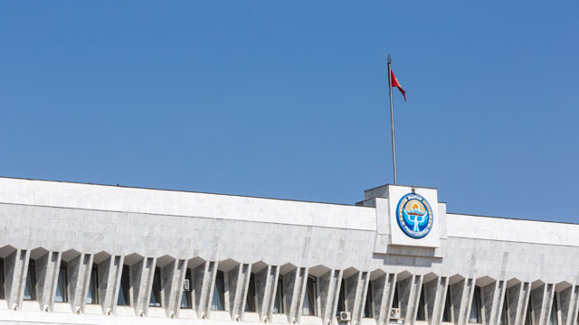 kirgizistan-meclisinin-yeni-uygulamasi