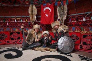 Bu bizim öz değerimizi anlatan bir kültür, bunun içinde insanımızda gereken özeni gösteriyor." diye konuştu.