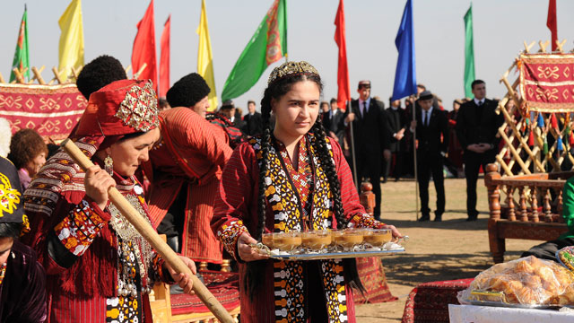turkmenistanda-nevruz-bayrami-coskuyla-kutlandi