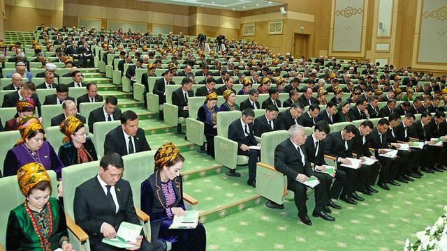 turkmenistan-meclisi-yeni-donemin-ilk-toplantisini-yapti