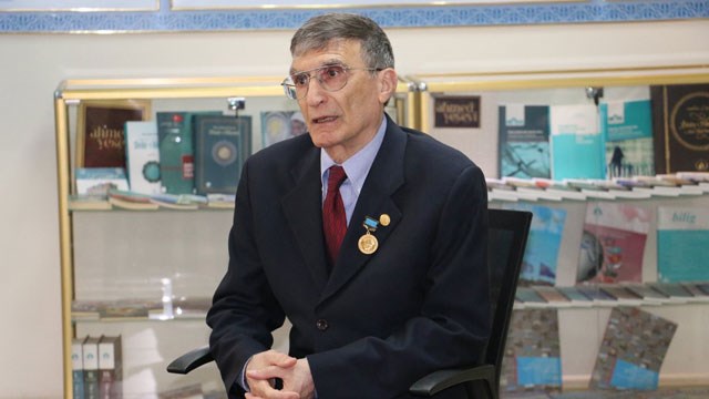 kirgizistandan-aziz-sancara-fahri-profesorluk