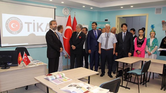 tikadan-kirgizistanda-turkce-egitimine-destek