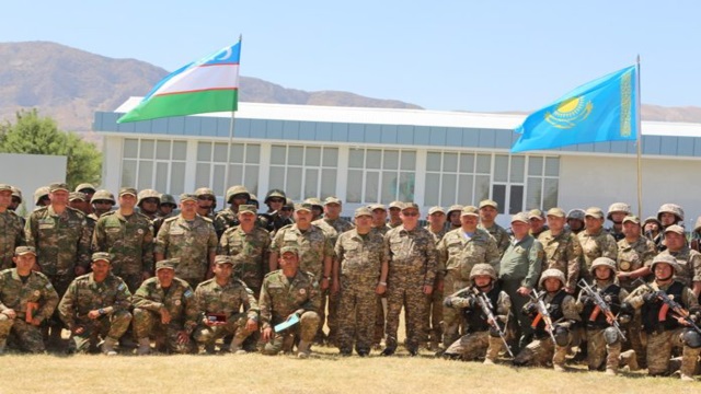 ozbekistan-ve-kazakistantan-ortak-askeri-tatbikat