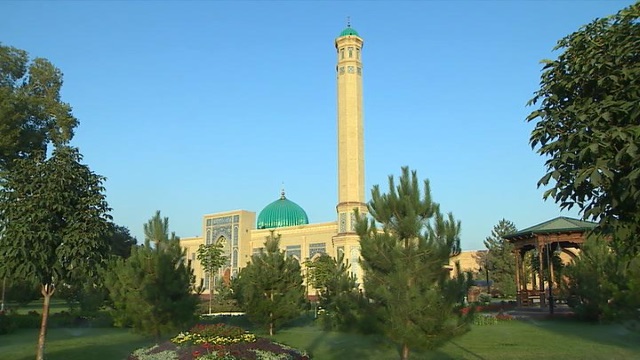 ozbekistandaki-zengi-ata-kulliyesi