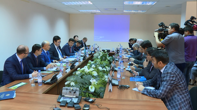 kazakistan-la-afganistan-arasindaki-ticaret-hacminin-arttirilmasi-hedefleniyor