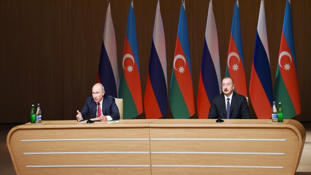 rusya-devlet-baskani-putin-azerbaycanda