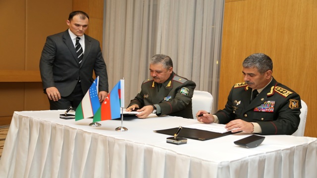 ozbekistan-ve-azerbaycan-2019-yili-askeri-is-birligi-plani-imzaladi