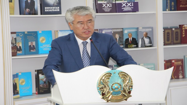 kazakistan-da-latin-alfabesi-ile-gazete-cikacak