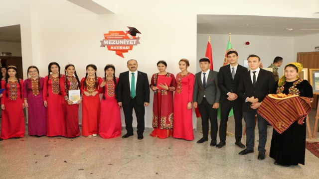 turkmenistan-buyuk-ipek-yolunun-kalbi-konferansi