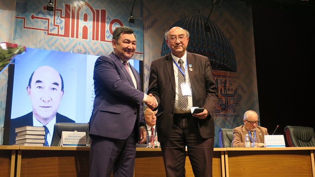 kazakistanda-kutsal-turkistan-ve-turk-dunyasinin-manevi-yenilenmesi-uluslarar