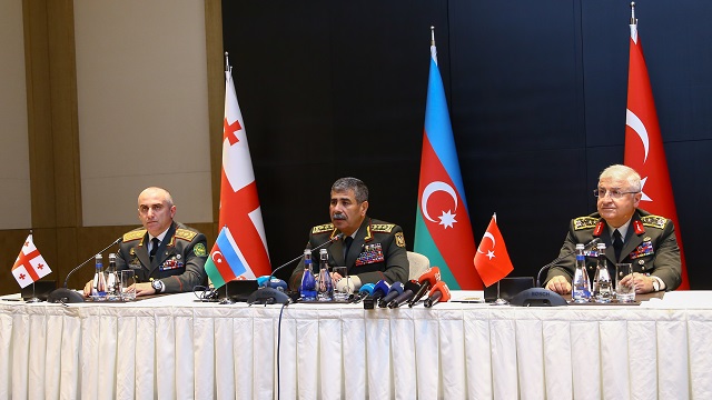 turkiye-azerbaycan-gurcistan-silahli-kuvvetler-komutanlari-uclu-toplantisi
