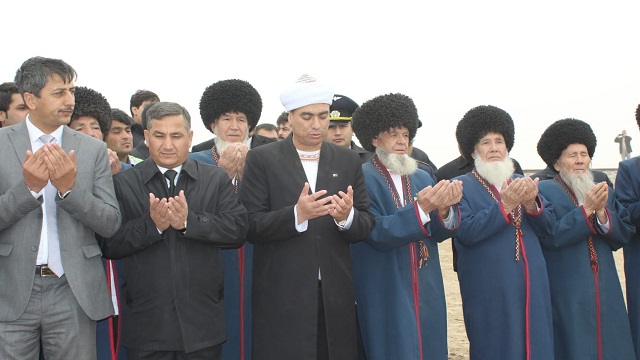 turkmenistan-afganistanda-cami-insa-ediyor