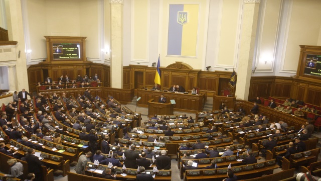 ukrayna-parlamentosu-sikiyonetim-tasarisini-onayladi