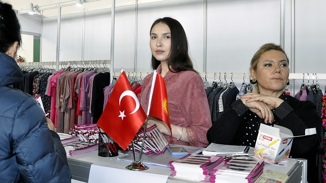 kirgizistanda-turk-moda-ve-tekstil-fuari