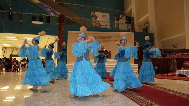 kazakistanda-nevruz-bayrami-kutlamalari