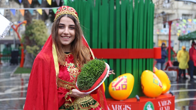 azerbaycanda-nevruzun-sembolu-semeni