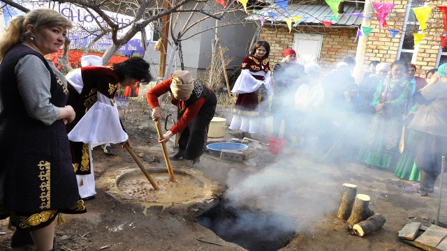 kirgizlarda-yuz-yillardir-nevruz-bayrami-gelenegi-sumolok