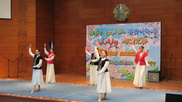 kazakistan-da-dogu-bahari-festivali
