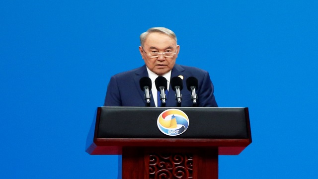 nursultan-nazarbayev-pekinde