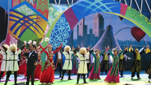kazakistanda-halk-birligi-gunu-kutlaniyor
