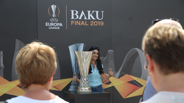 bakude-uefa-avrupa-ligi-finali-coskusu