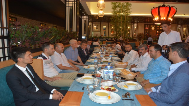 taskent-buyukelcisi-er-iftarda-ozbek-gazetecilerle-bir-araya-geldi