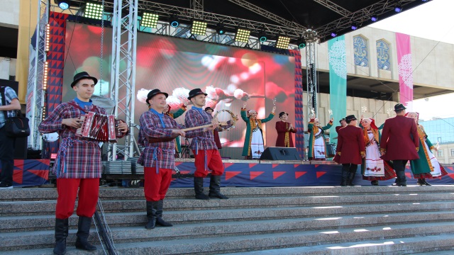 kazan-da-uluslararasi-nevruz-tiyatro-festivali-basladi