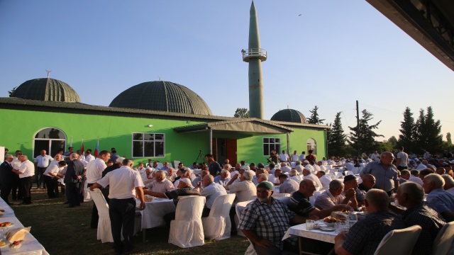 azerbaycandaki-ahiska-turklerinin-camisi-onarildi