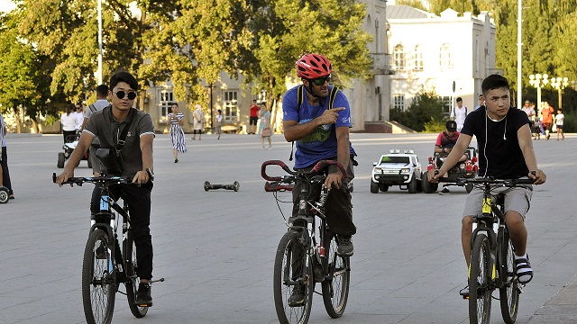 10-yillik-kirgizistan-hayali-icin-5-bin-747-kilometre-pedal-cevirdi