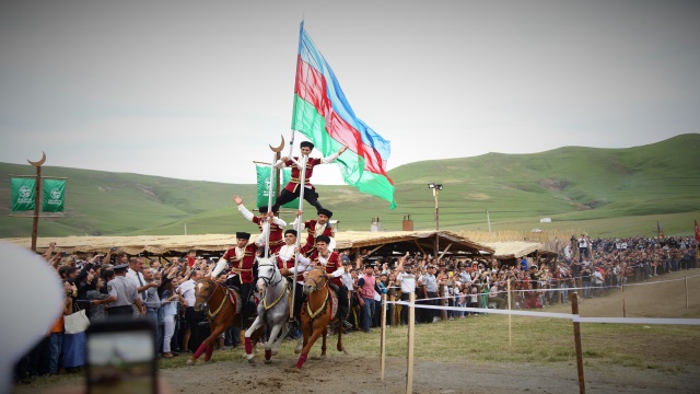 azerbaycanda-milli-yayla-festivali-coskusu