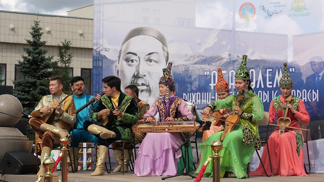 kazakistanda-sair-abay-kunanbayevi-anma-etkinlikleri