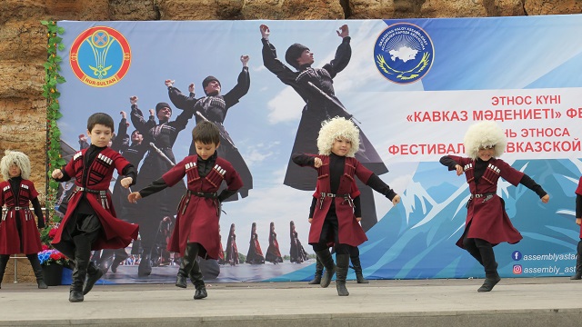 kazakistanda-kafkas-kulturu-festivali