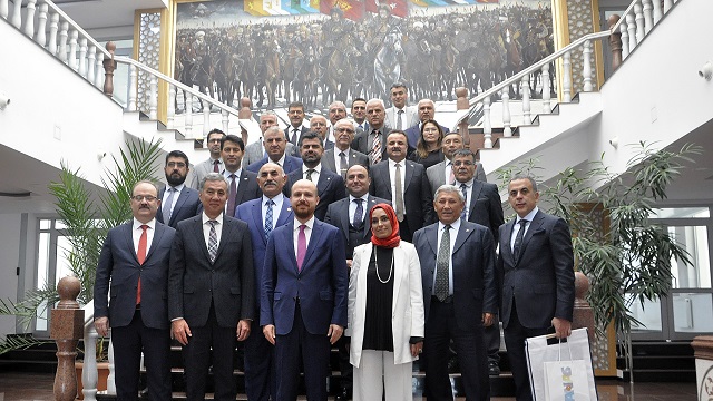 turk-heyetinden-kirgizistan-turkiye-manas-universitesine-ziyaret