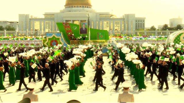 turkmenistanda-bagimsizlik-bayrami