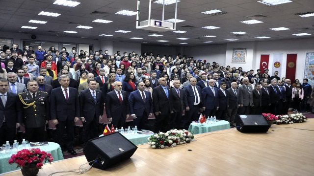 kirgizistanda-29-ekim-cumhuriyet-bayrami-kutlaniyor