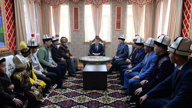 kirgizistanda-manas-destani-gunu-kutlandi