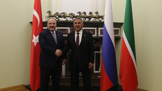 bakan-varank-tataristan-cumhurbaskani-minnihanov-ile-gorustu