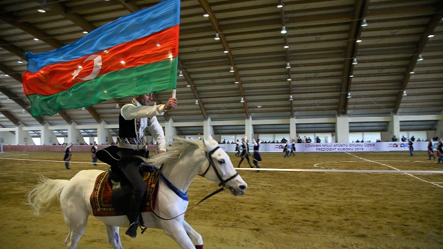geleneksel-cevgan-sporu-azerbaycanda-yasatiliyor