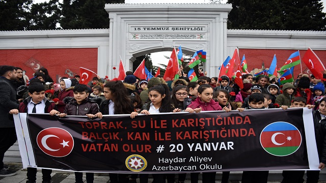 haydar-aliyev-azerbaycan-okulu-ogrencileri-kanli-ocak-kurbanlarini-andi