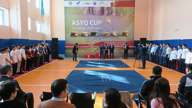 kazakistanda-geleneksel-oyun-asik-kupasi-yapildi